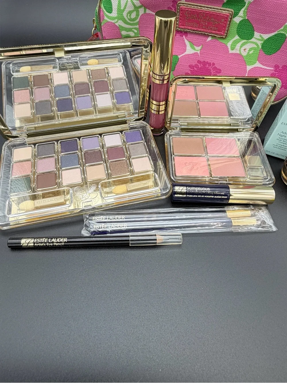 Estée Lauder Makeup & Beauty Bundle - Lilly Pulitzer for Estée Lauder bag